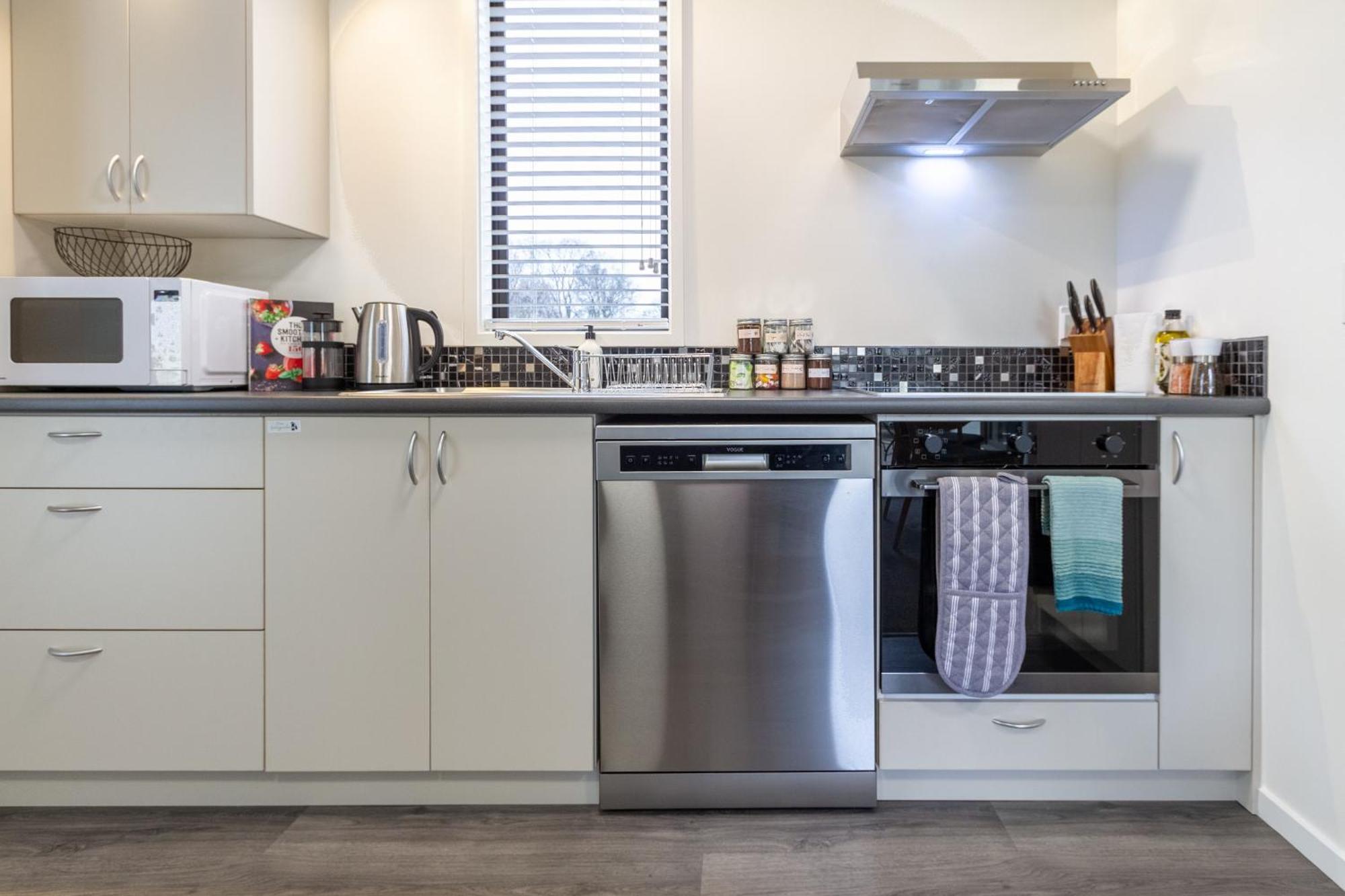 Warm Chch Apartment Park View & Garage Parking Christchurch Ngoại thất bức ảnh